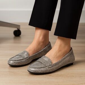 Vionic Larrun Silver Snake Print Leather Loafers Women's‎ 6.5 Wide Flats Shoes